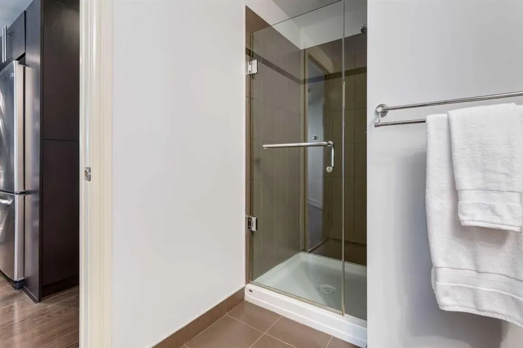 817 15 Avenue SW, #500