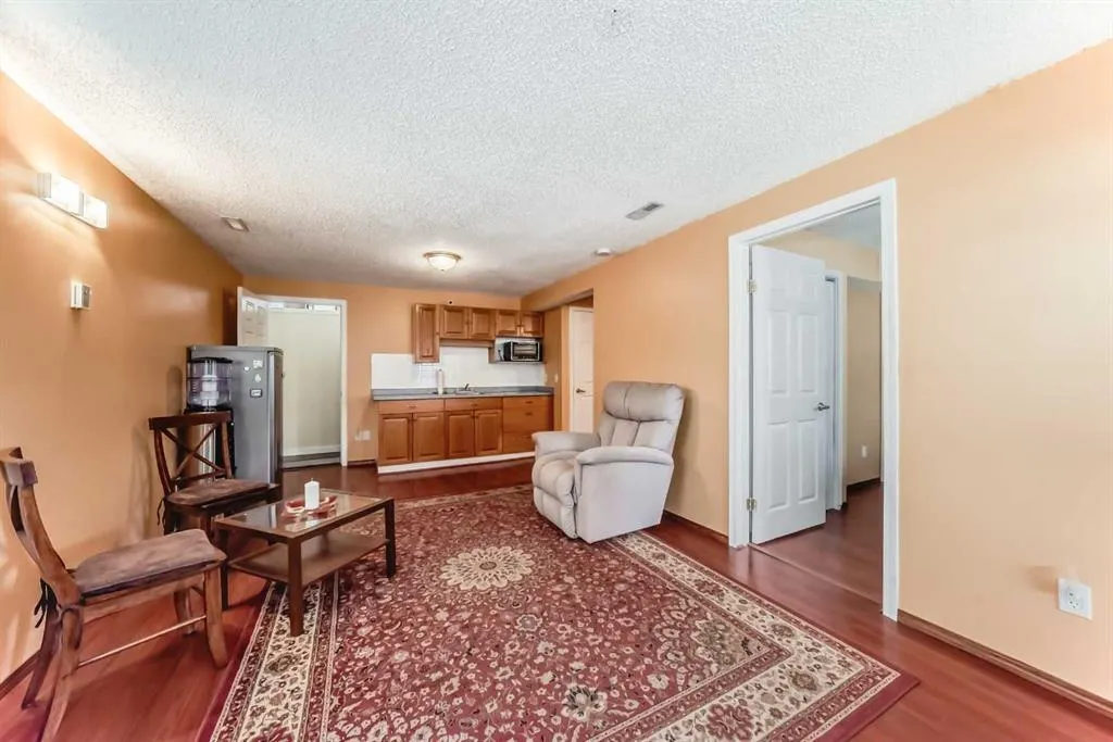 173 Arbour Grove Close NW