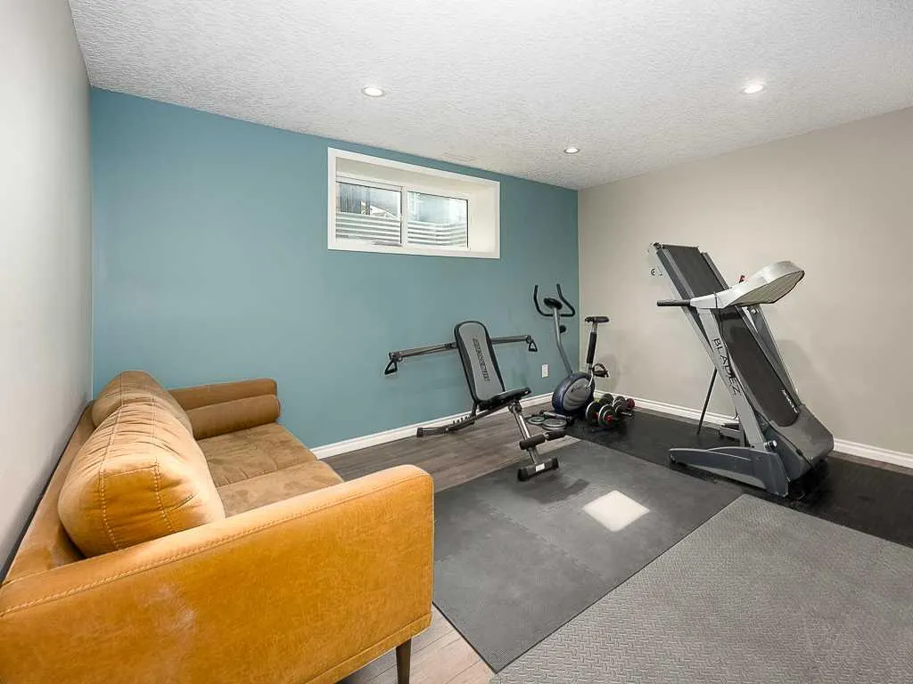 123 Mahogany Grove SE