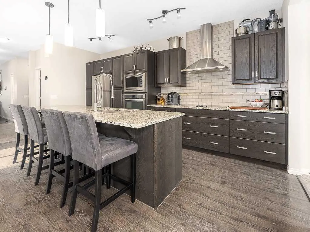 123 Mahogany Grove SE