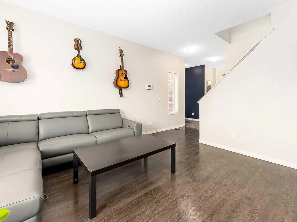 123 Mahogany Grove SE
