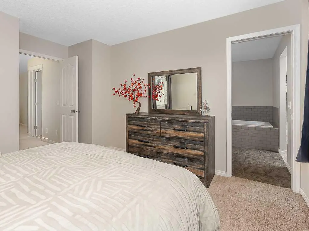 123 Mahogany Grove SE