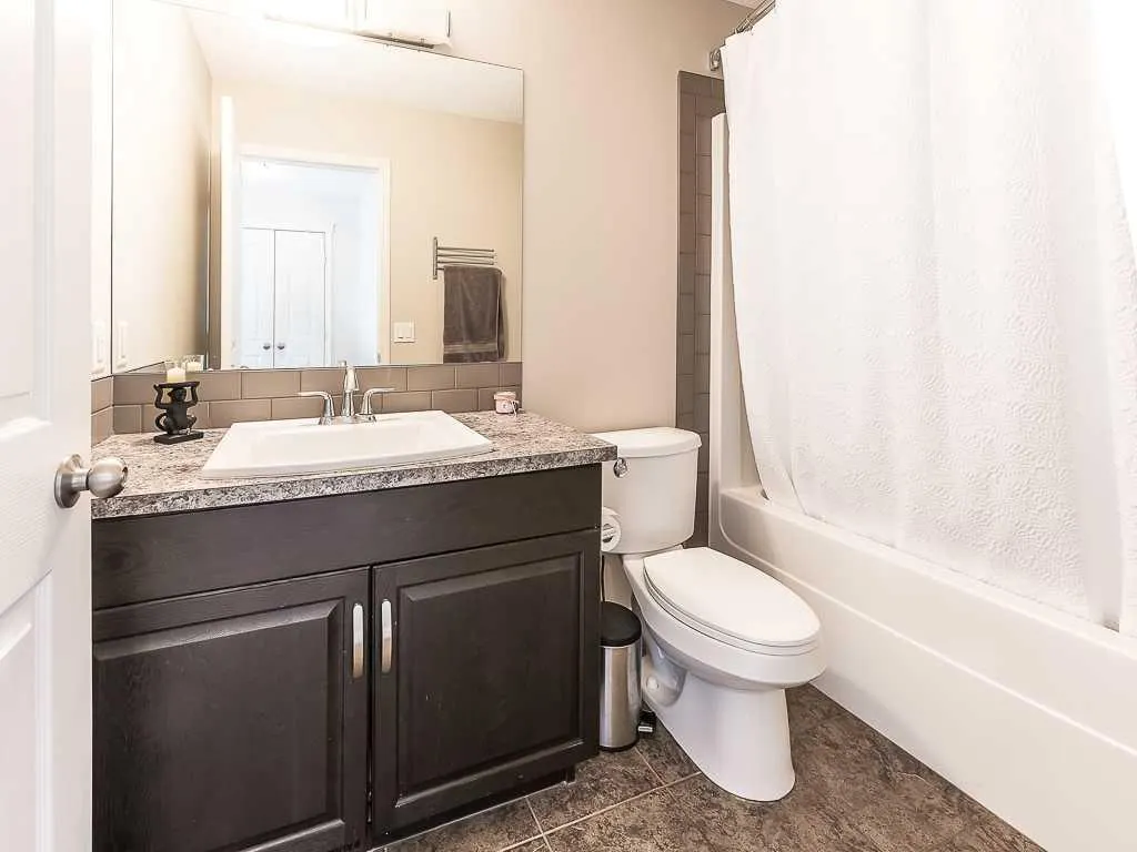 123 Mahogany Grove SE