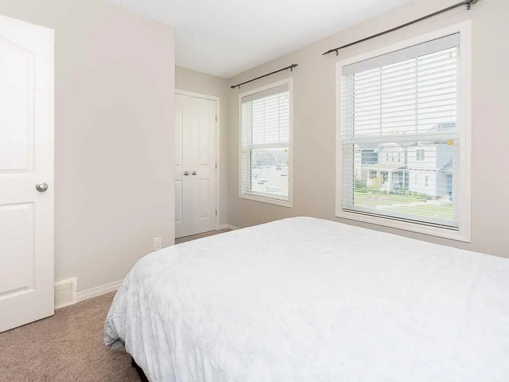 123 Mahogany Grove SE
