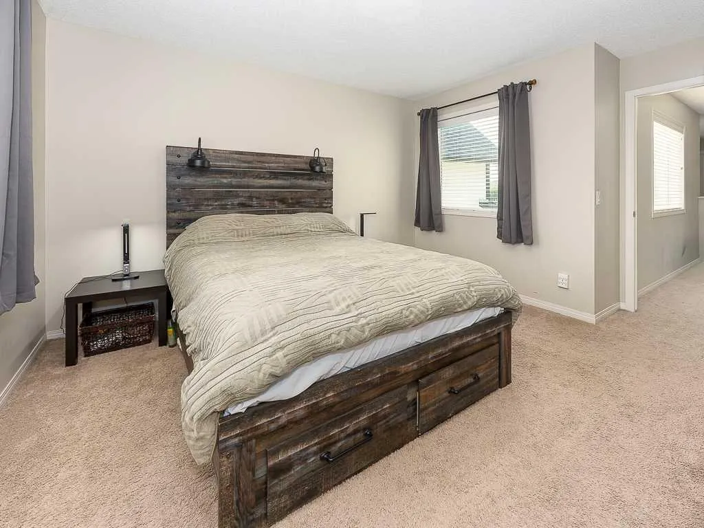 123 Mahogany Grove SE