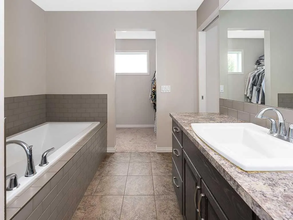 123 Mahogany Grove SE