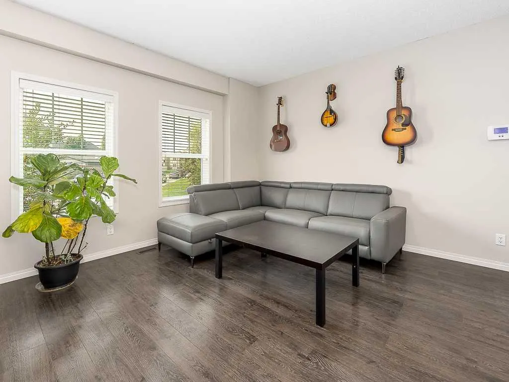 123 Mahogany Grove SE