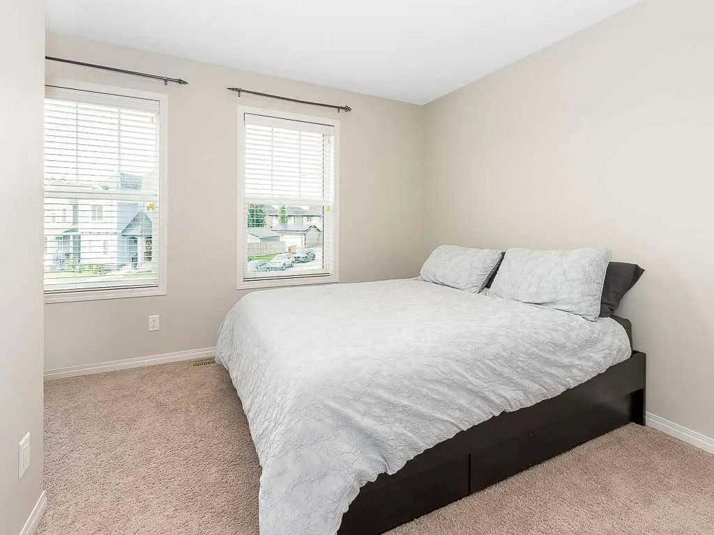 123 Mahogany Grove SE