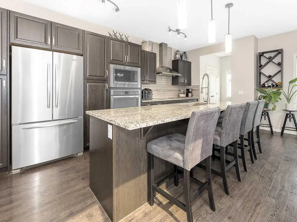 123 Mahogany Grove SE