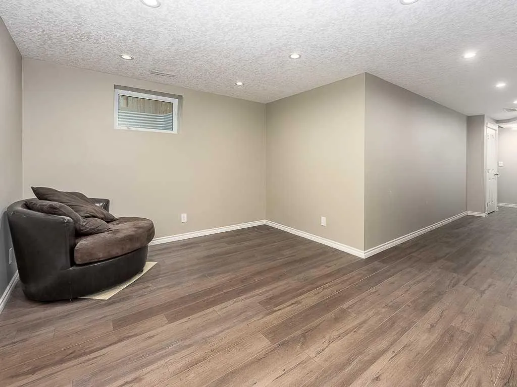 123 Mahogany Grove SE