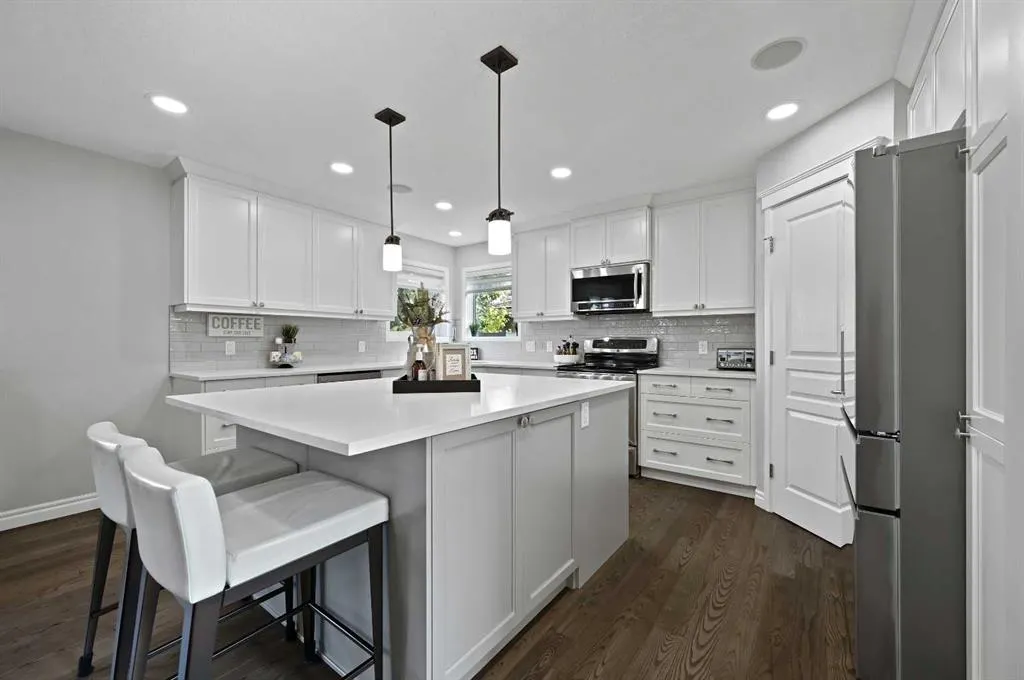 95 Panorama Hills View NW