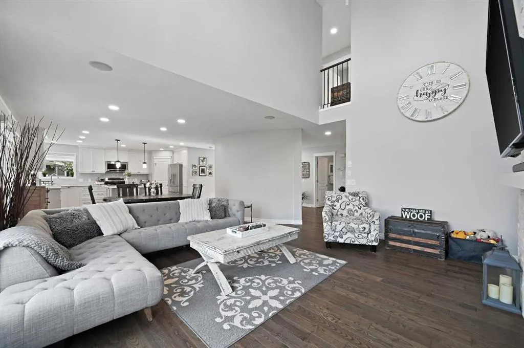 95 Panorama Hills View NW