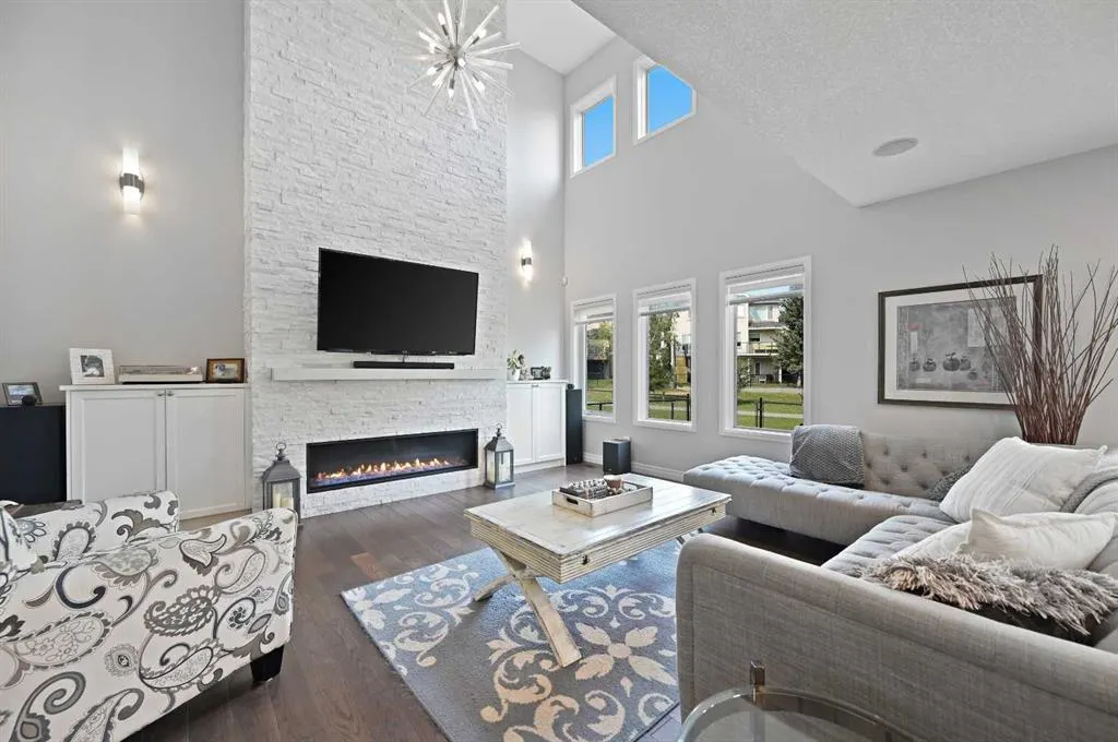 95 Panorama Hills View NW