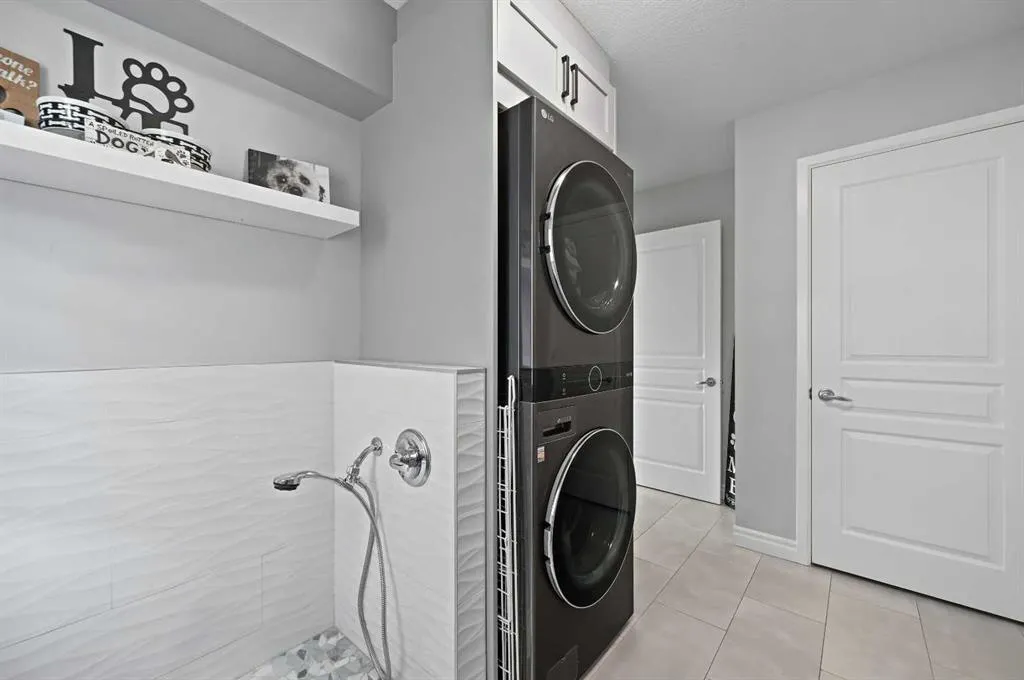 95 Panorama Hills View NW