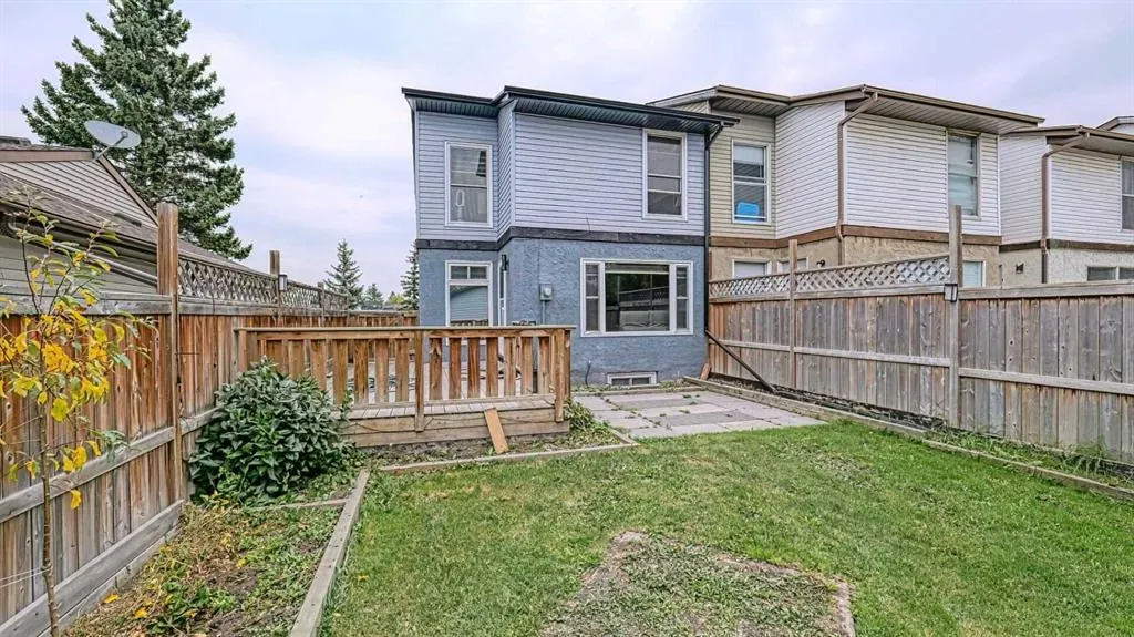559 Abinger Road NE