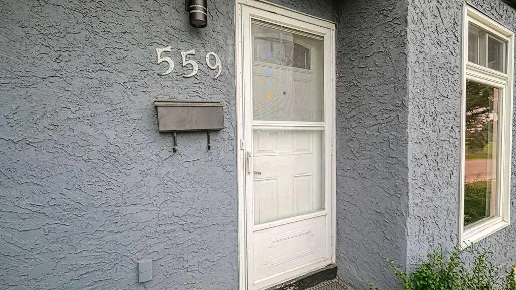 559 Abinger Road NE
