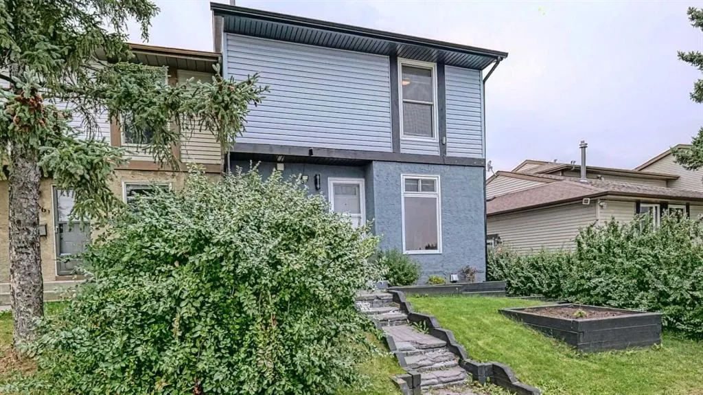 559 Abinger Road NE