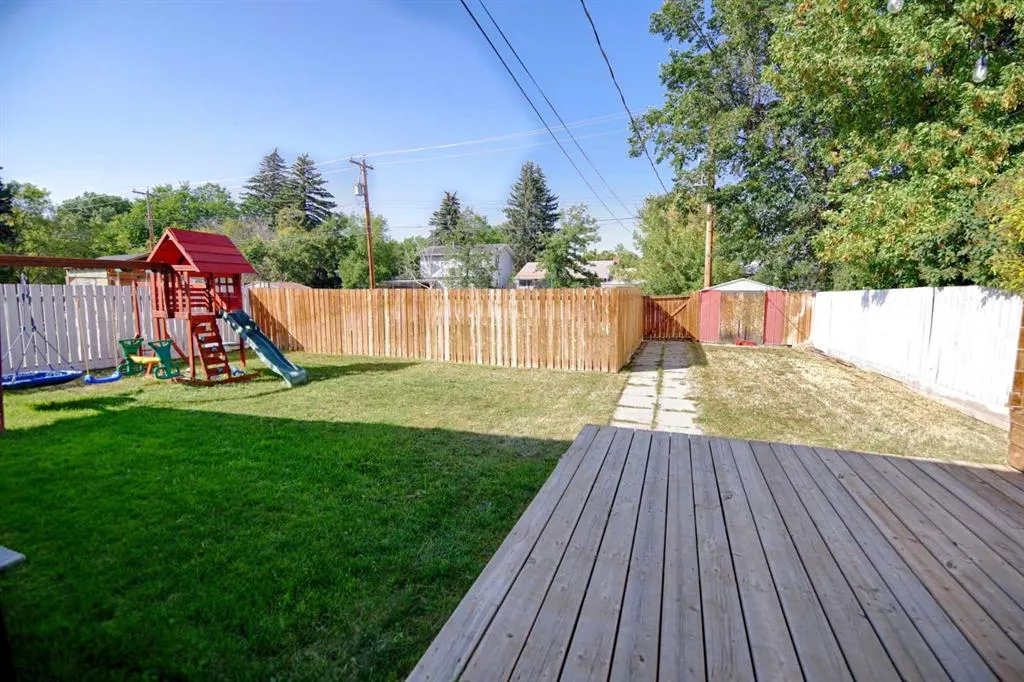 4925 52 Ave
