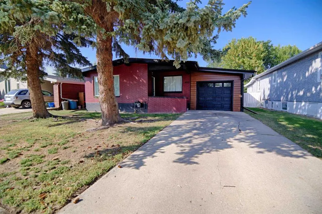 4925 52 Ave