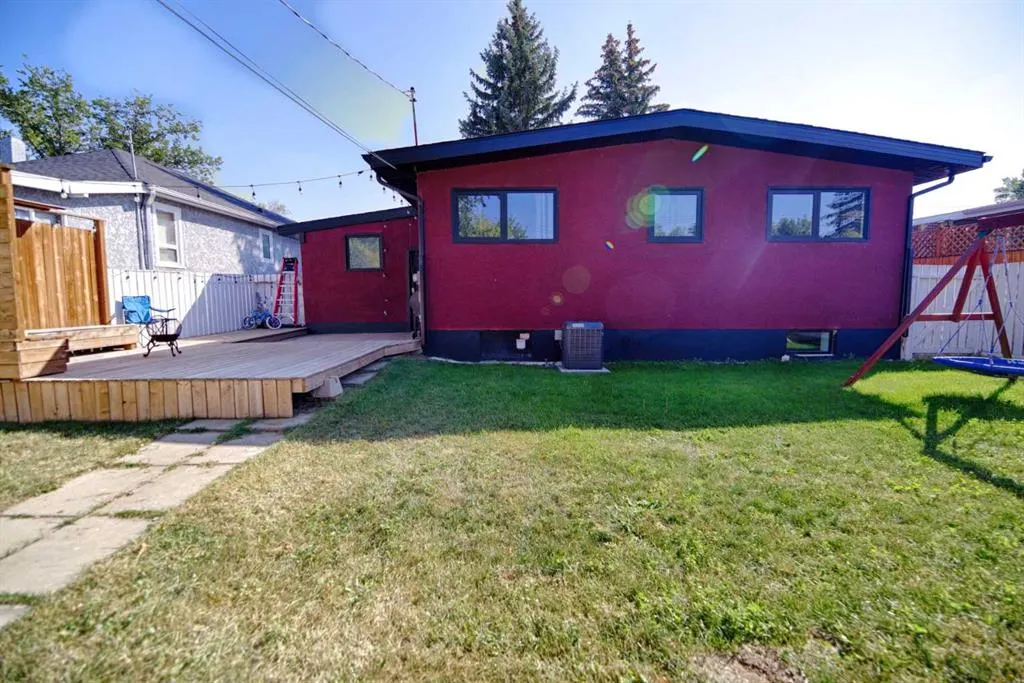 4925 52 Ave