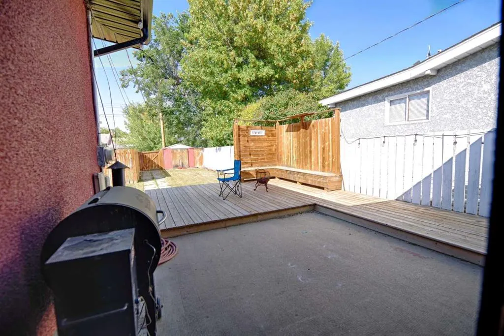 4925 52 Ave