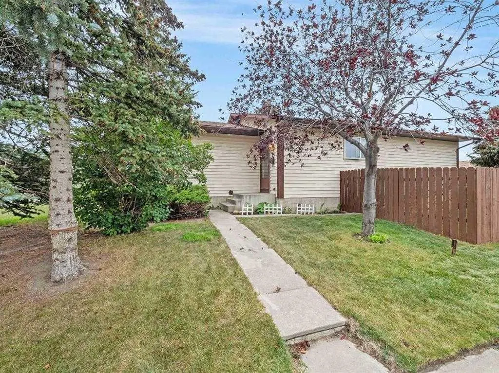 115 Whitman Place NE