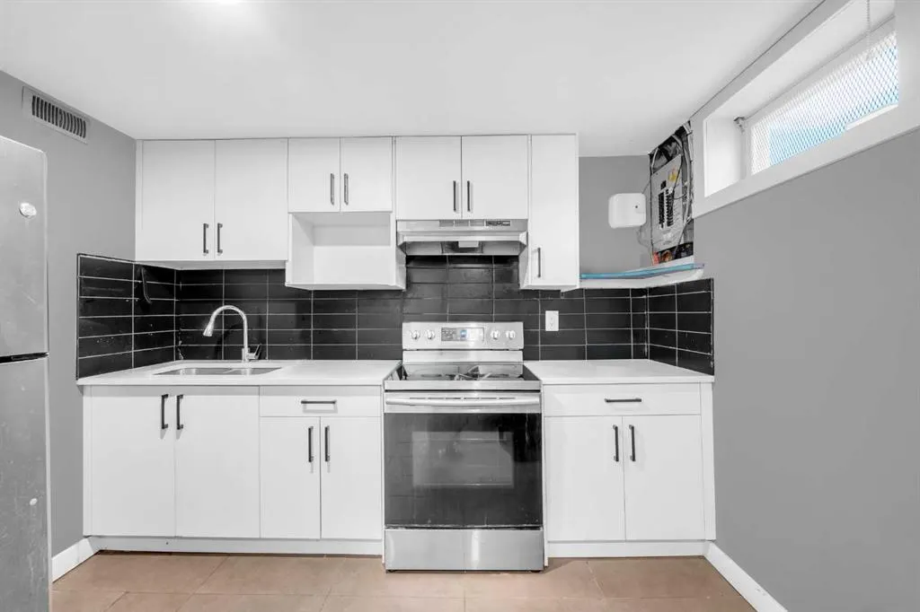 115 Whitman Place NE