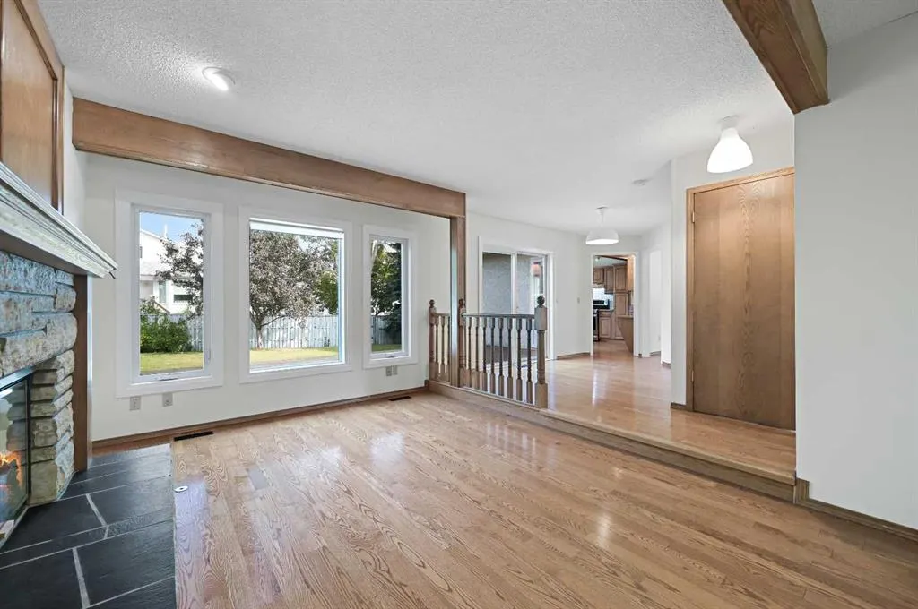 8 Edgeridge Way NW