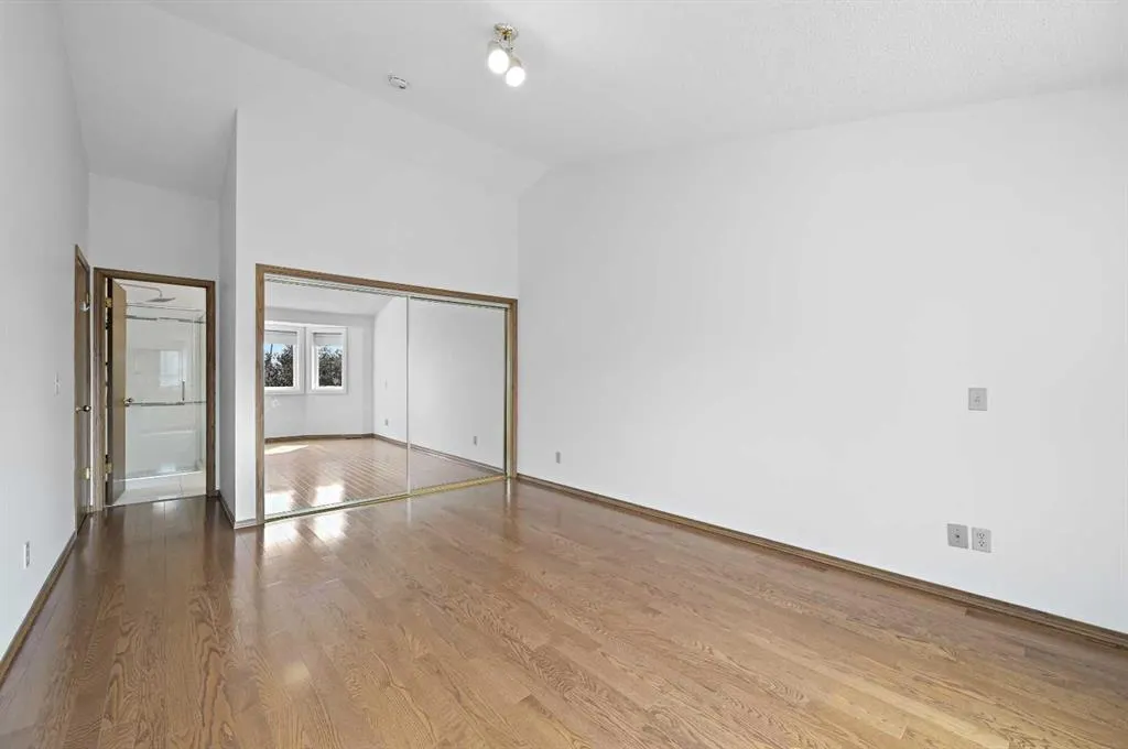 8 Edgeridge Way NW