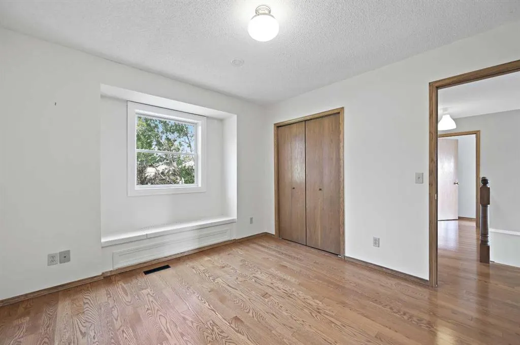 8 Edgeridge Way NW