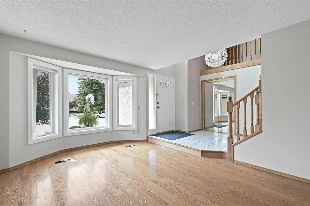 8 Edgeridge Way NW