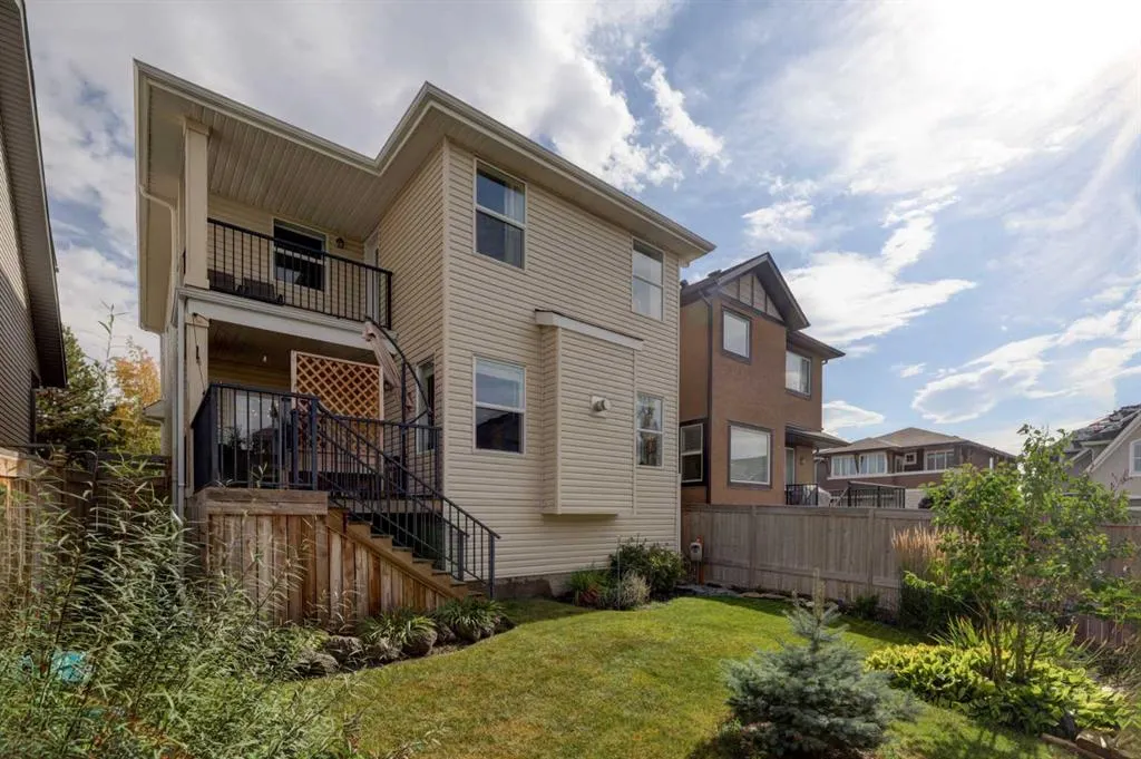208 Evansview Road NW