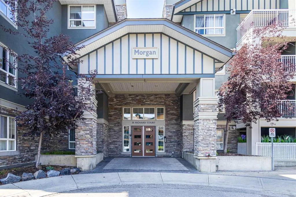 35 Richard Court SW, #356