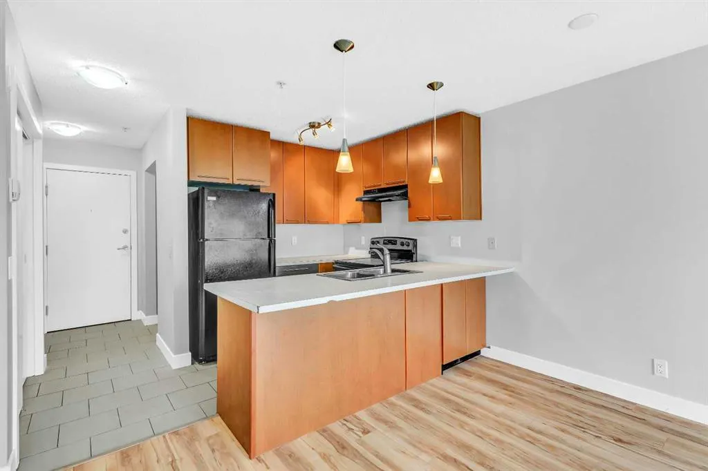 35 Richard Court SW, #356
