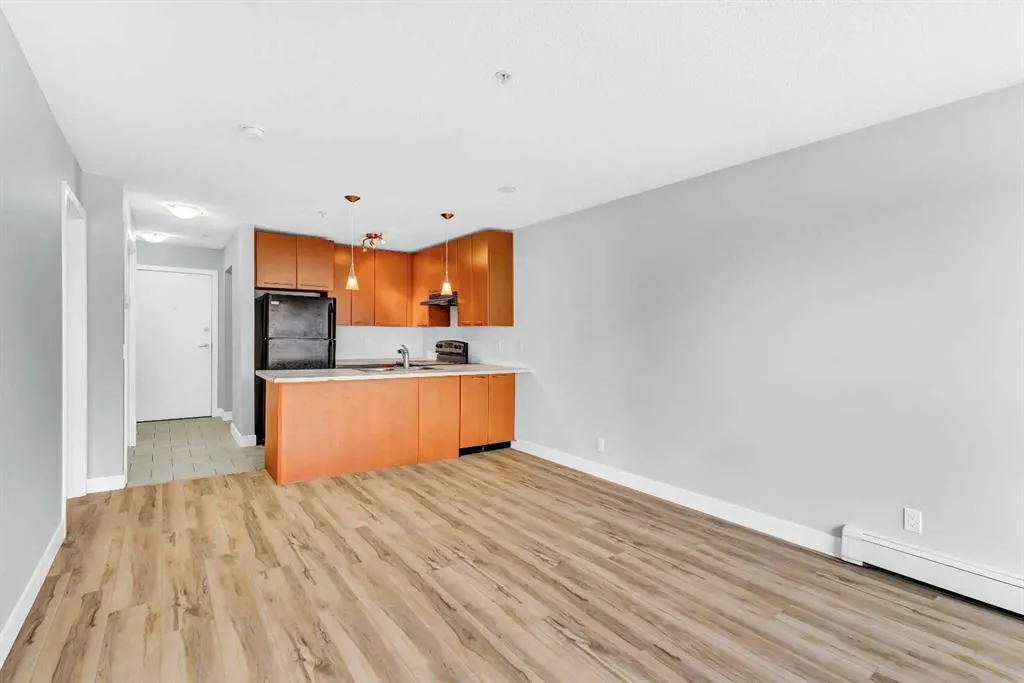 35 Richard Court SW, #356
