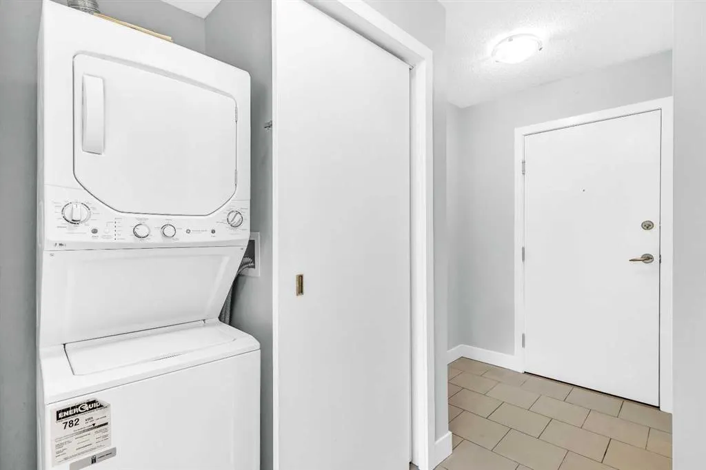 35 Richard Court SW, #356