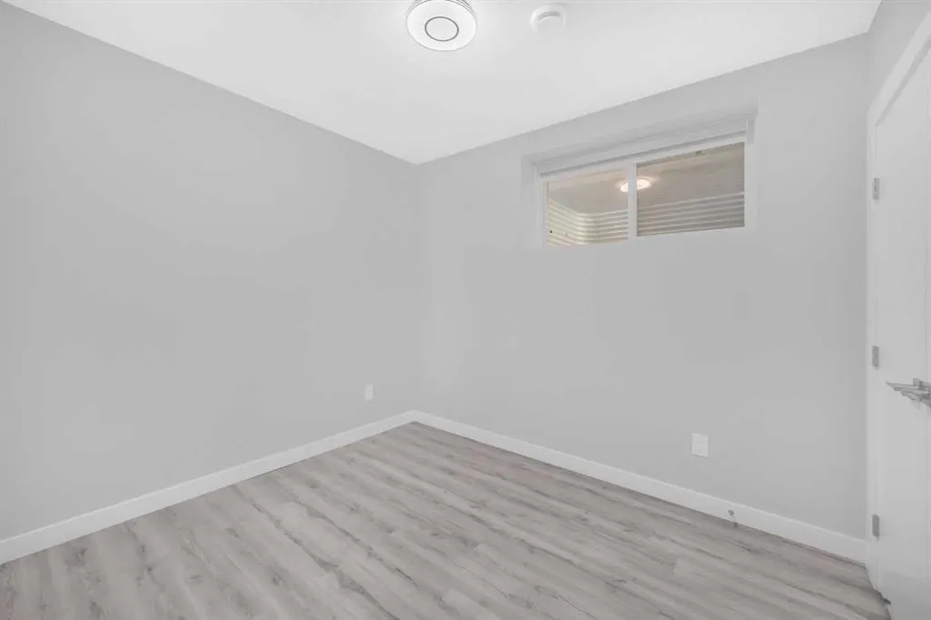 430 Corner Meadows Way NE