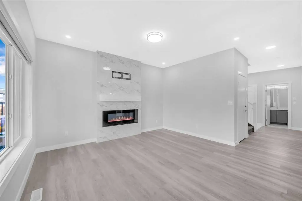 430 Corner Meadows Way NE