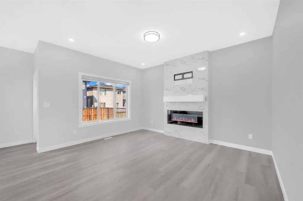 430 Corner Meadows Way NE