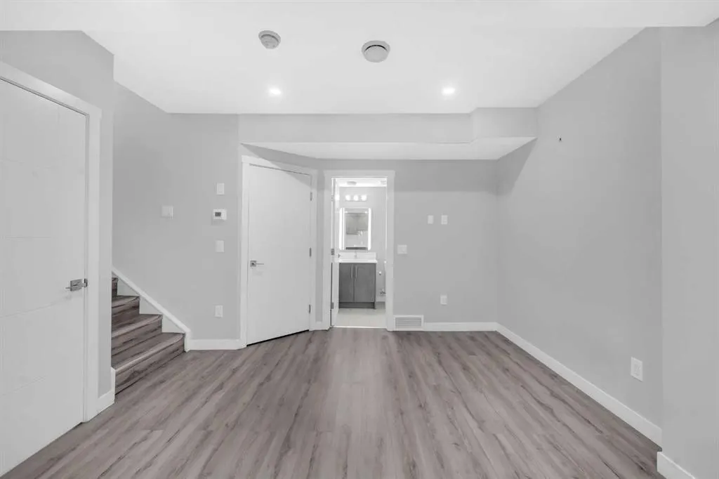 430 Corner Meadows Way NE
