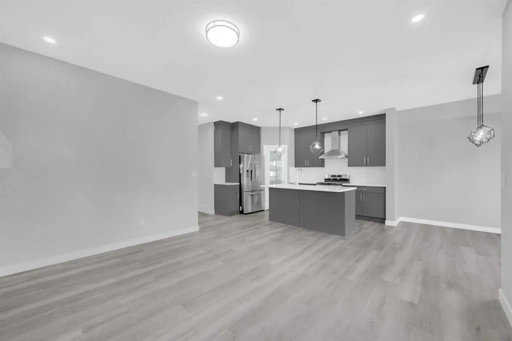 430 Corner Meadows Way NE