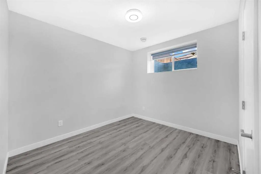 430 Corner Meadows Way NE