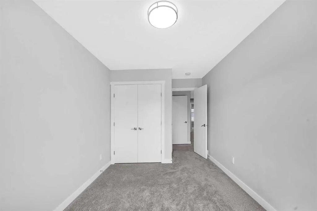 430 Corner Meadows Way NE