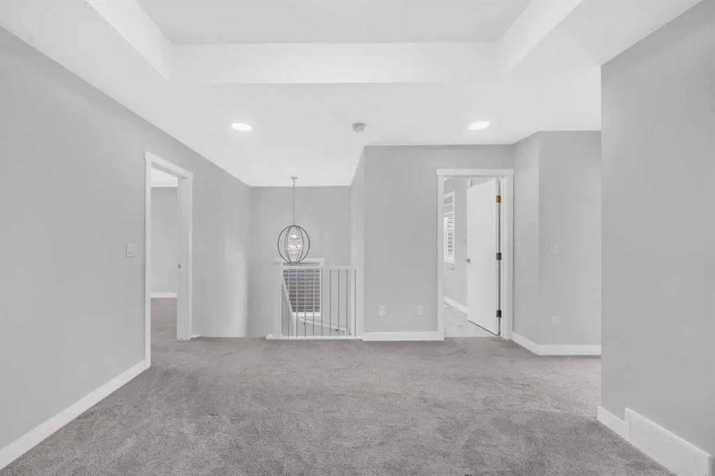 430 Corner Meadows Way NE
