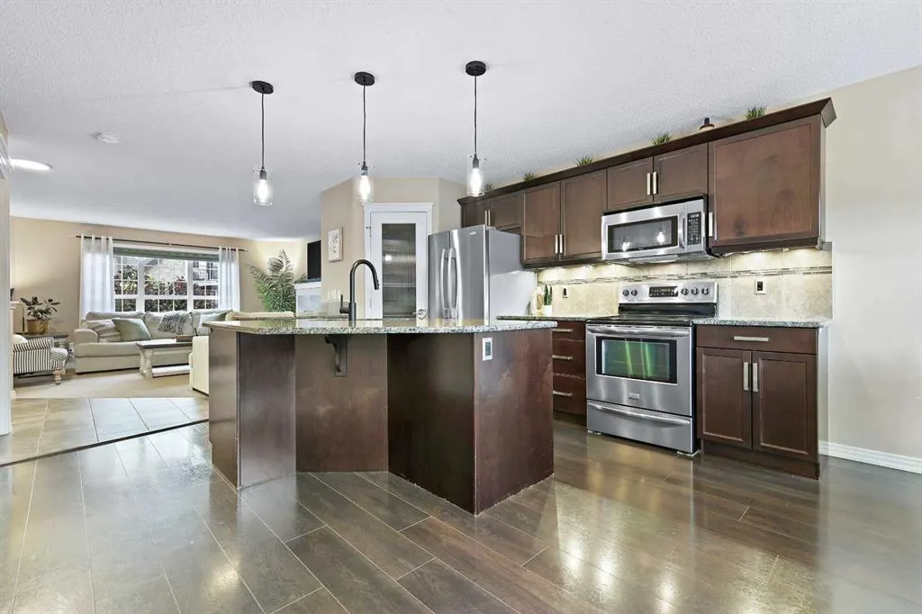 183 Cranford Crescent SE