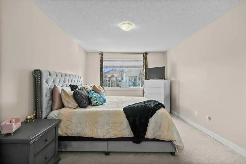 211 Aspen Stone Boulevard SW, #2206