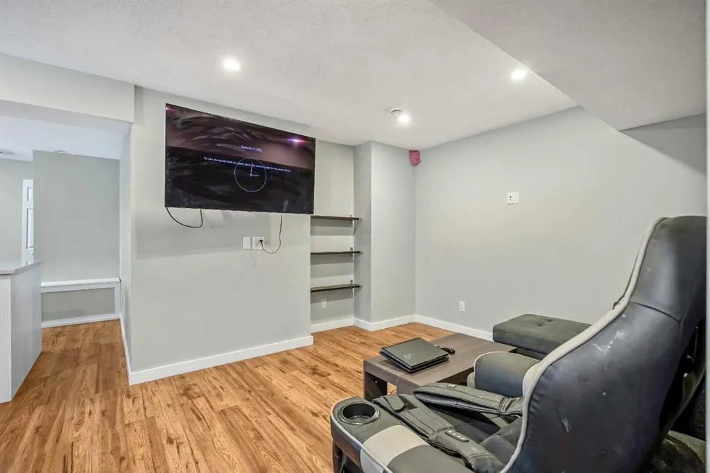 13 Walden Gardens SE