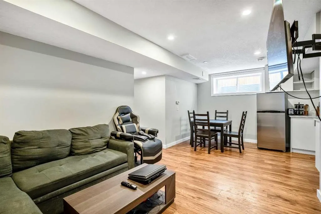 13 Walden Gardens SE