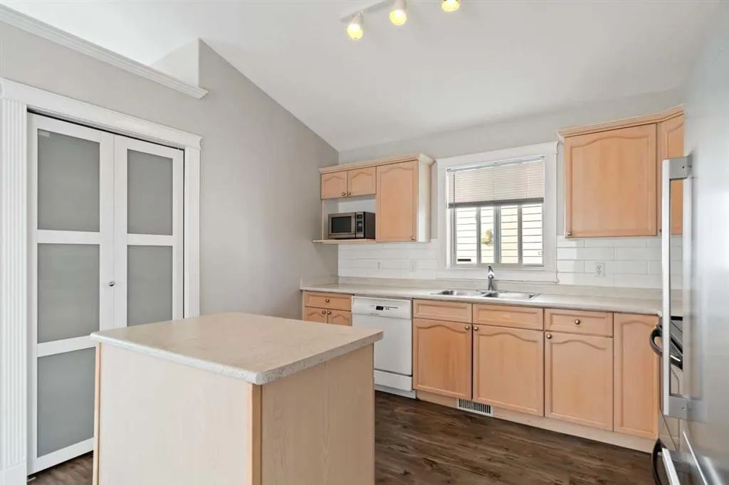 169 St. Laurent Way