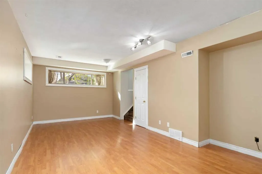 169 St. Laurent Way
